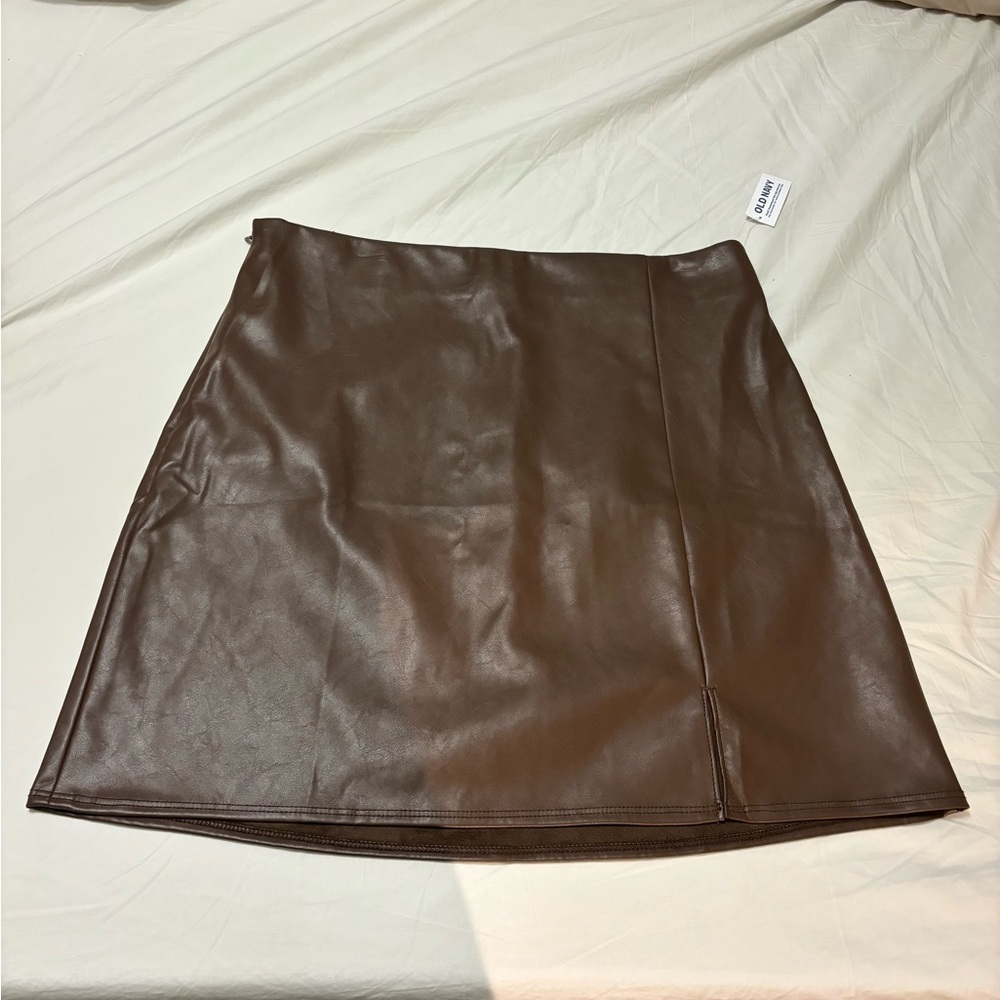 Chocolate brown faux leather Old Navy size large high waisted skirt- brand new